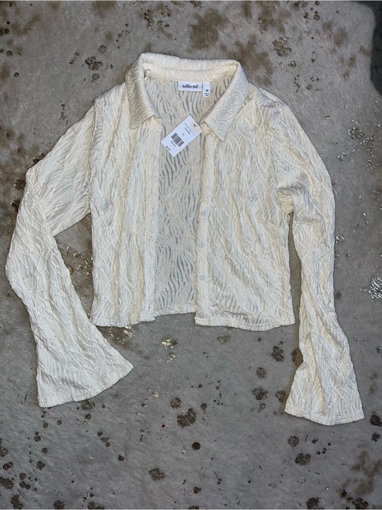 willow & root Tops - Cream Button-Down Cropped Sheer Textured Shirt